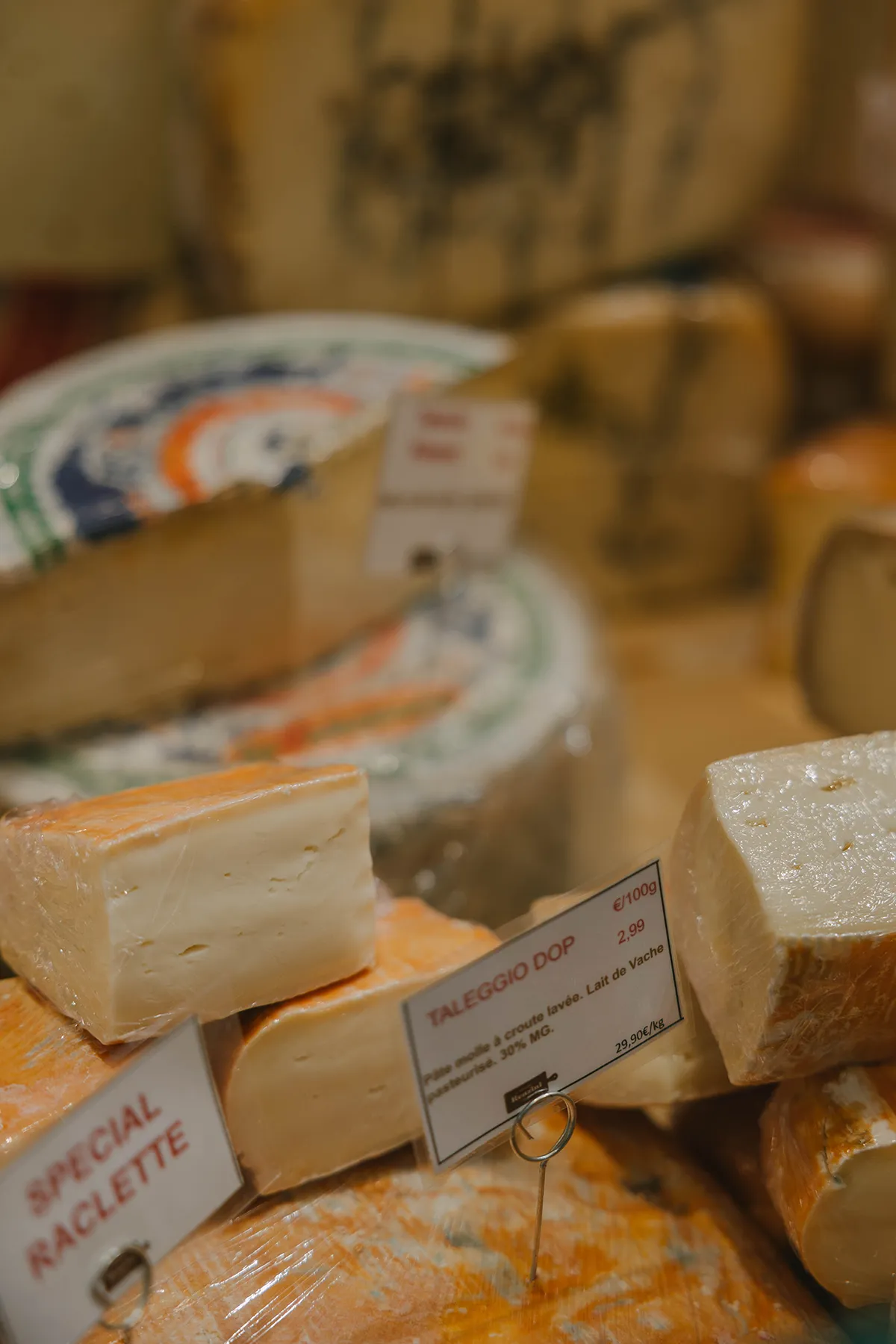 photos boutique de fromages